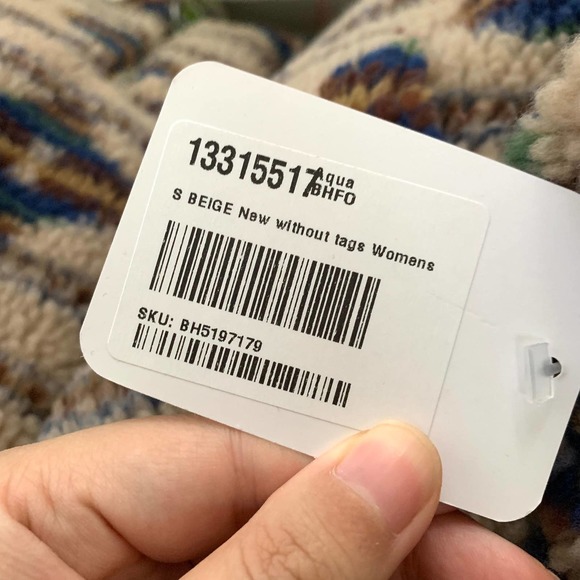 NEW Aqua Bloomingdale's Aztec Tribal Printed Sherpa Teddy Pullover in Beige - Picture 11 of 11